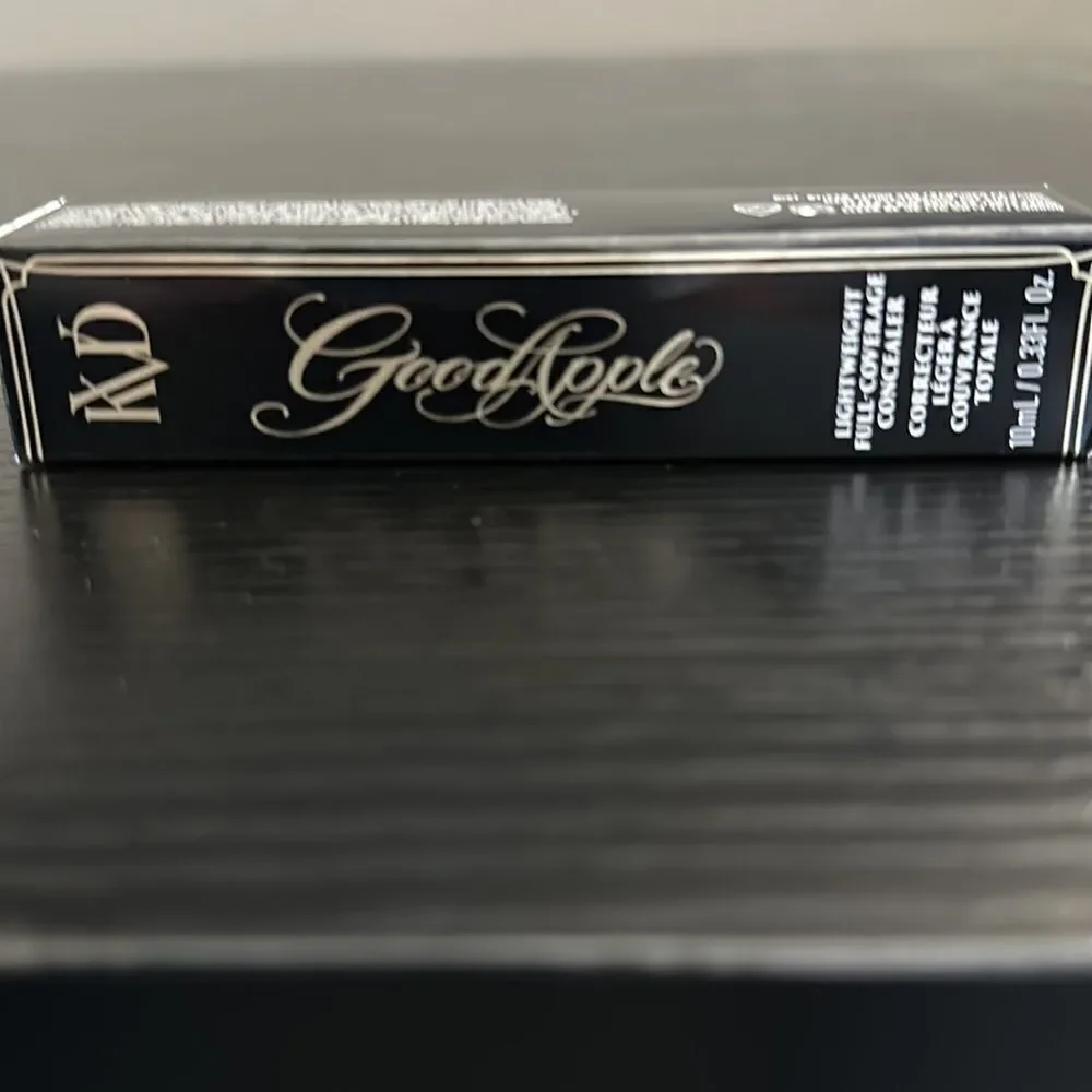 KVD Good Apple Lightweight Full Coverage Concealer in Medium 129